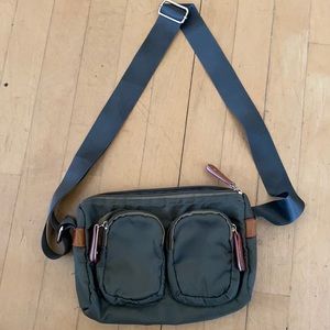 Army Green crossbody purse!